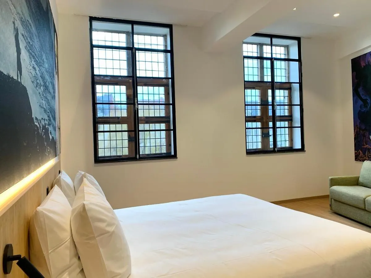 Comic Art Hotel Gandawa 4*,